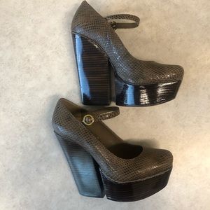 Alice and Olivia maryjane platform shoes. Size 37.5